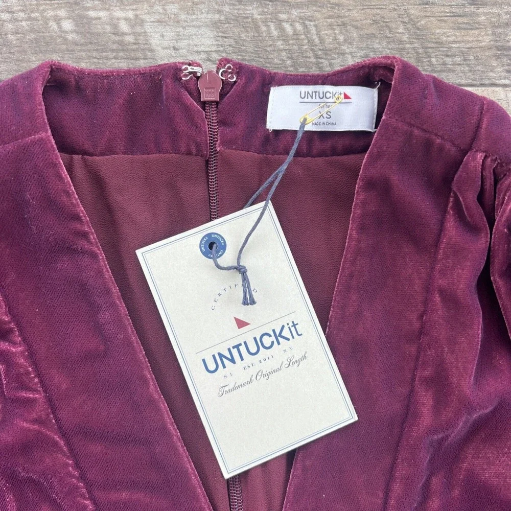 Untuckit Women's Size Xs‎ Belted Velvet Mickie Dress Button V Neck Burgundy